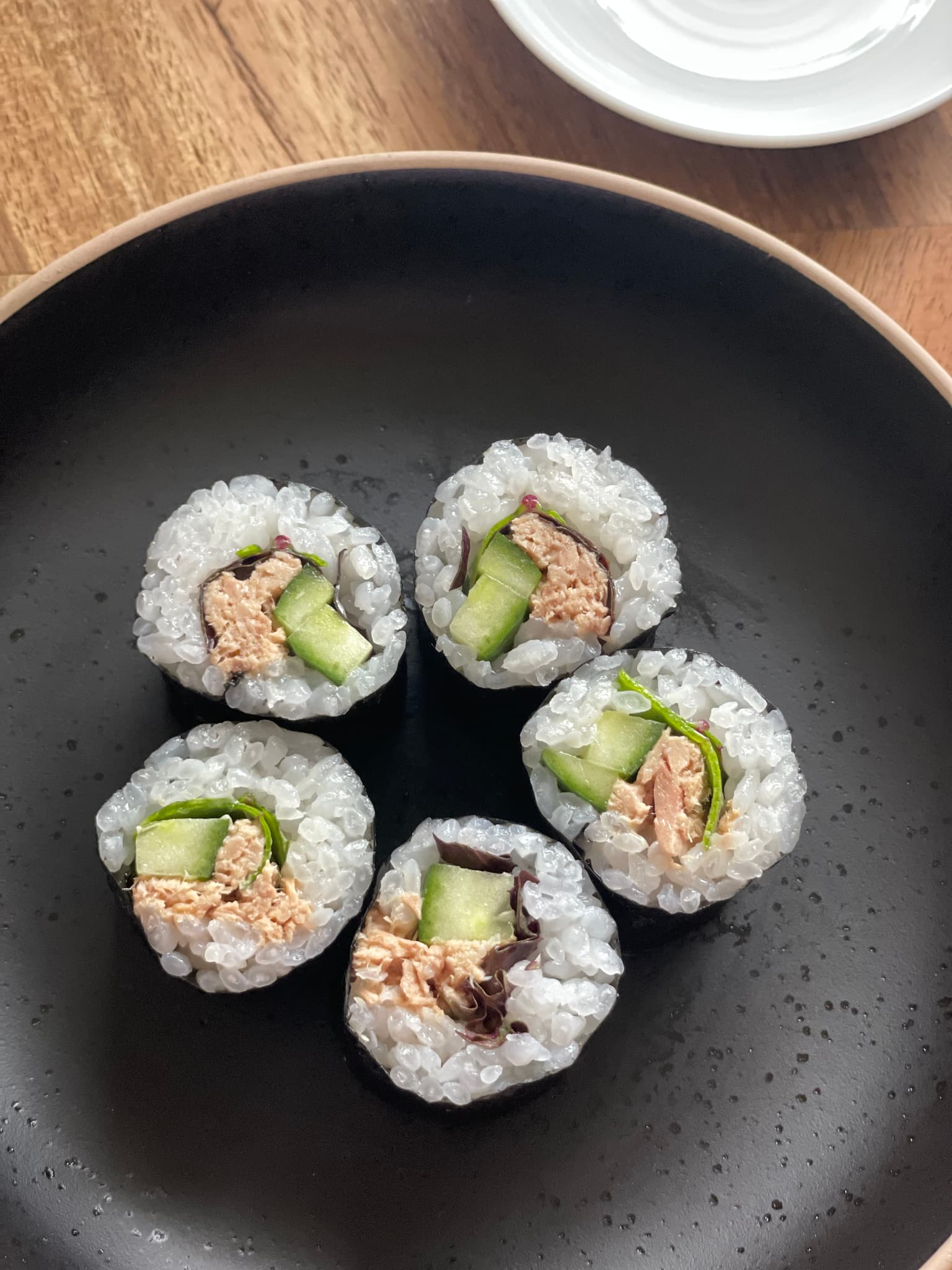 Tuna mayo and cucumber sushi roll