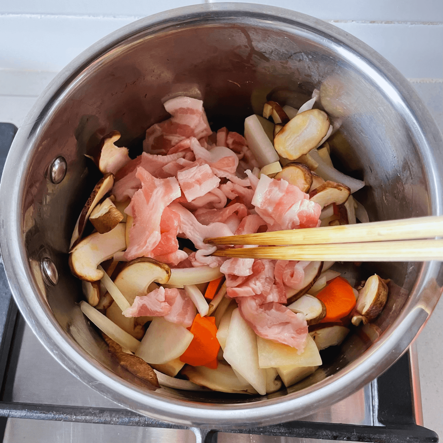 Tonjiru Recipe - Japanese Pork Miso Soup, No Dashi Needed step 2 photo 3