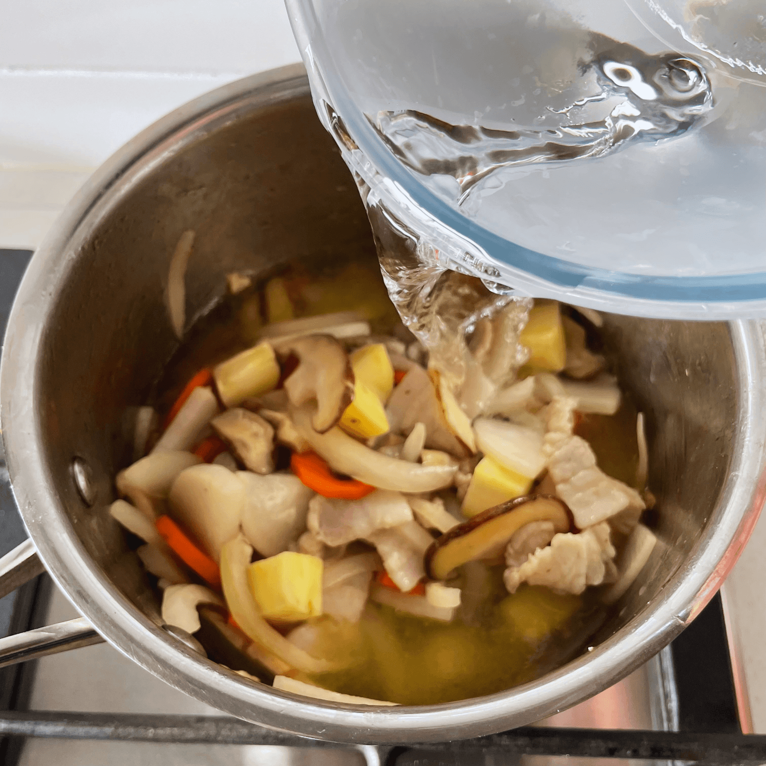 Tonjiru Recipe - Japanese Pork Miso Soup, No Dashi Needed step 3 photo 1