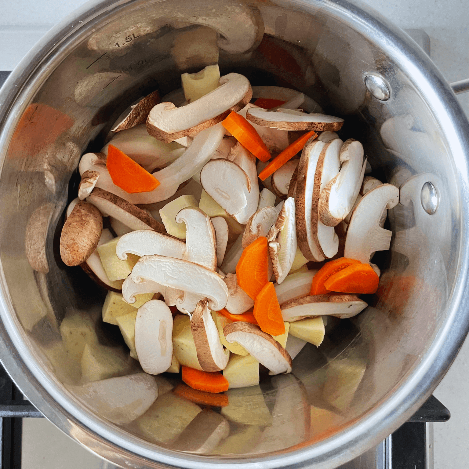 Tonjiru Recipe - Japanese Pork Miso Soup, No Dashi Needed step 2 photo 2